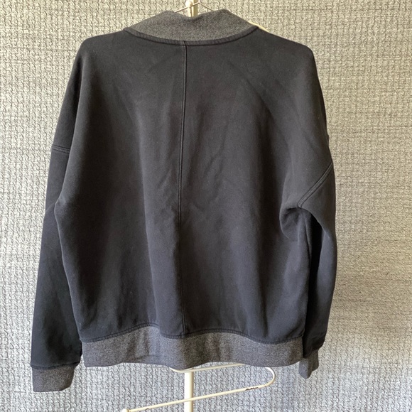 Under Armor ladies loose fit XL crew neck Threadborne Bomber jacket - Picture 2 of 3